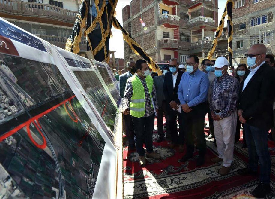 رئيس الوزراء يتفقد عدد من مشروعات الطرق والكبارى للربط بين محافظتى القليوبية والدقهلية‎