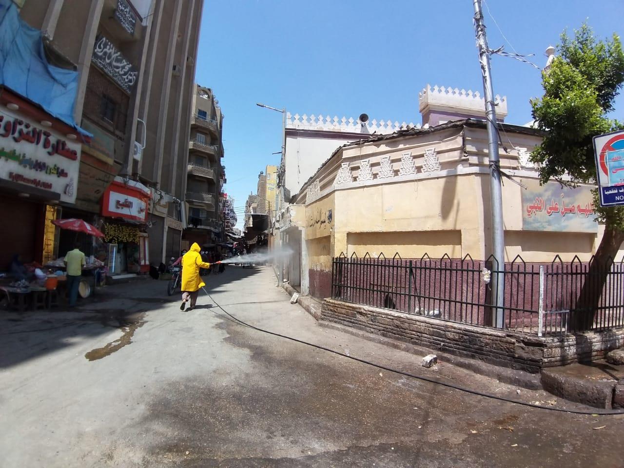  تعقيم وتطهير المساجد في أسيوط