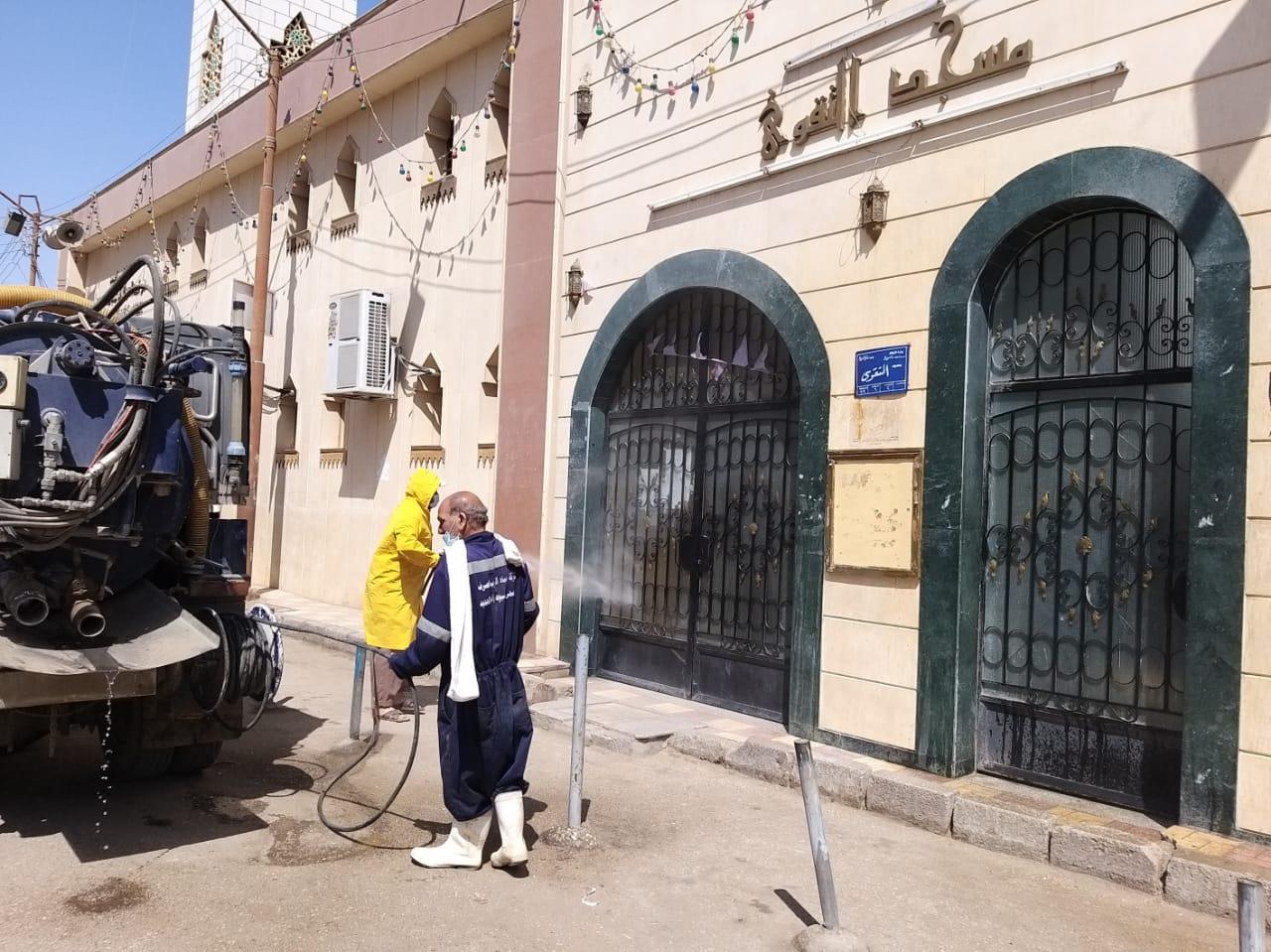  تعقيم وتطهير المساجد في أسيوط