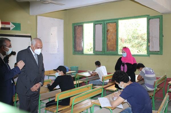 راشد والجيار يتفقدوا عدد من لجان امتحان الشهادة الاعدادية 2021  بتعليم الجيزة "