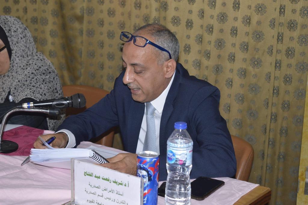 رئيس قسم الأمراض الصدرية.. مصر تفوقت على العديد من دول العالم فى تقديم الخدمة الصحية لمصابى "كورونا"