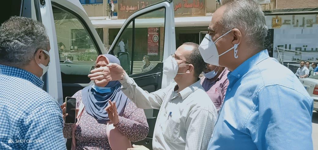 محافظ أسيوط: سيارة المركز التكنولوجي 