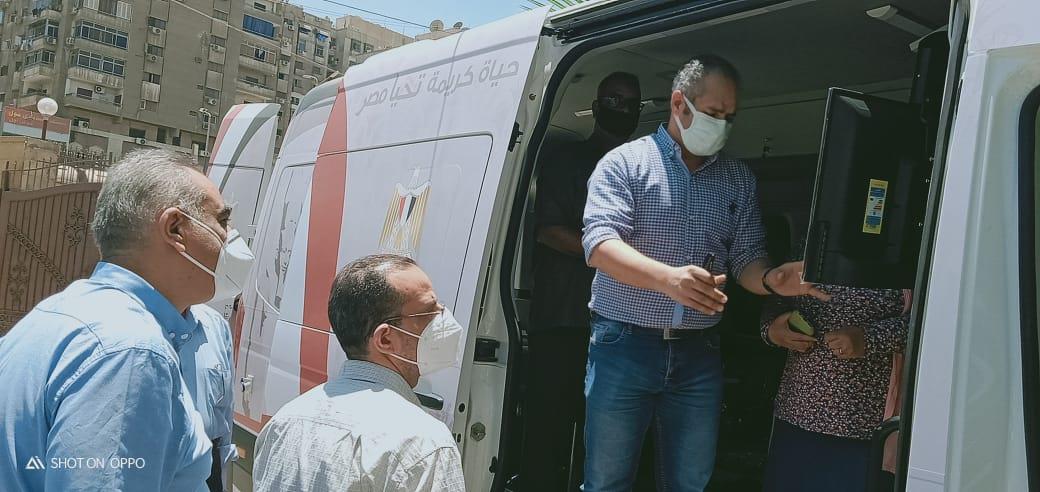 محافظ أسيوط: سيارة المركز التكنولوجي 
