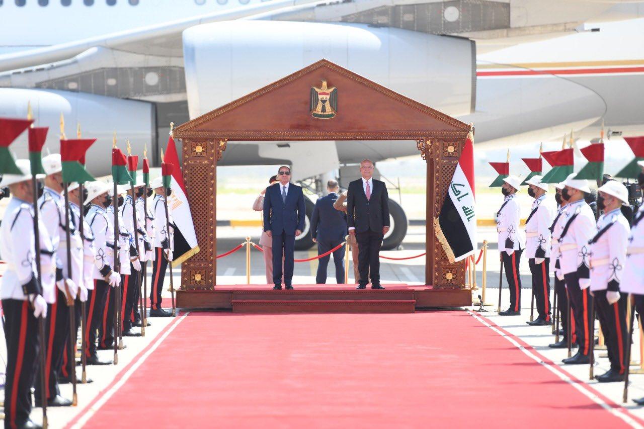 السيسي يلتقي نظيره العراقي في مستهل زيارته لبغداد
