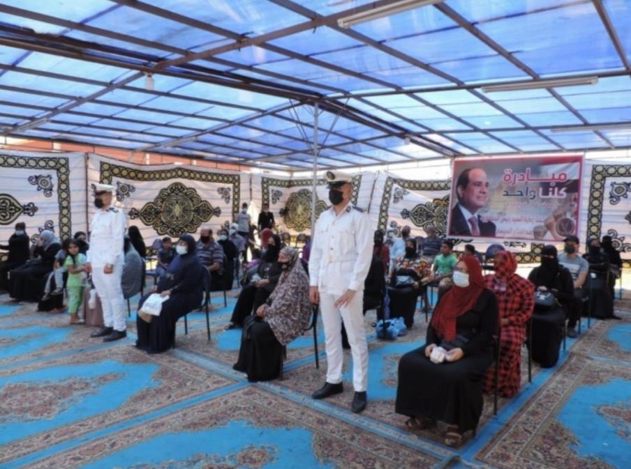 «الداخلية» تقدم مساعدات طبية وغذائية لقرى ومراكز «القليوبية وبورسعيد» |صور 