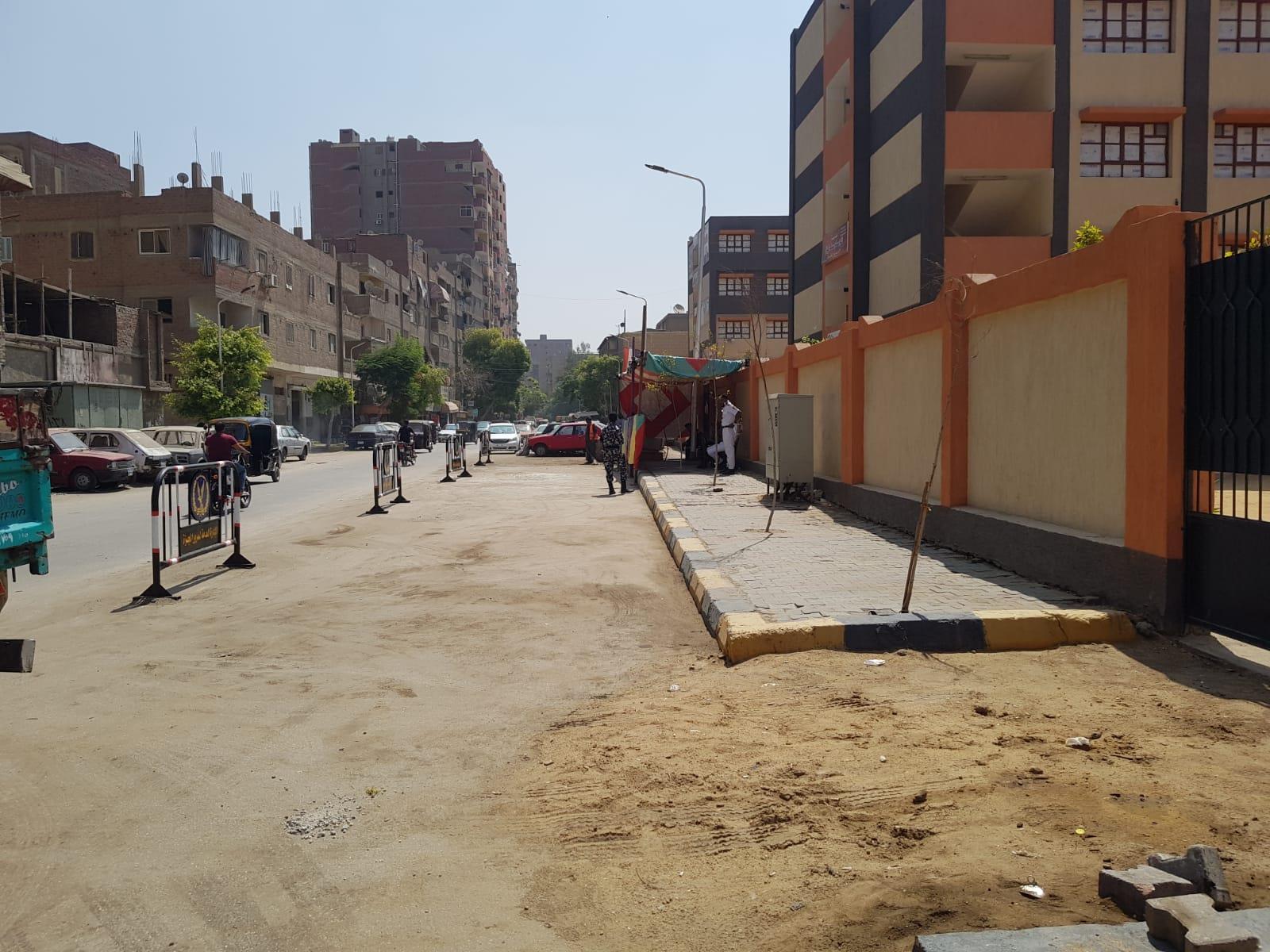 نظافة وتطهير محيط مدارس بولاق الدكرور بالجيزة