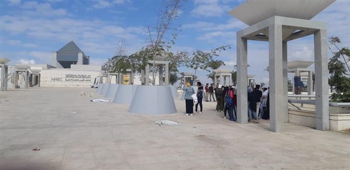 تكريم طلاب كليات الفنون الجميلة والفنون التطبيقية والتربية الفنية بجامعة حلوان.