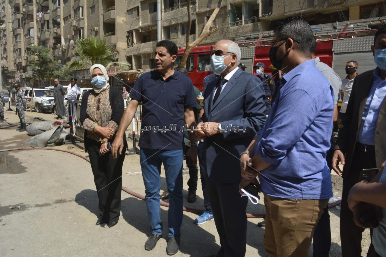 محافظ الجيزة يتفقد موقع حريق محل للسجاد بعقار بمنطقة المنشية بالهرم