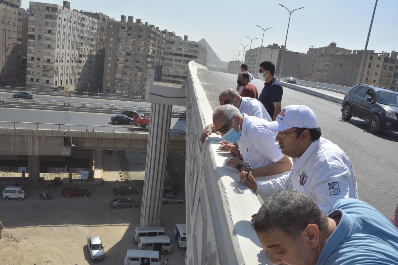 محافظ الجيزة يتفقد أعمال استكمال رصف 
