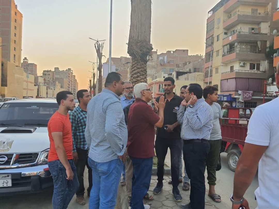 جولة تفقدية لرئيس حي الطالبية في شارع الزعيم السادات