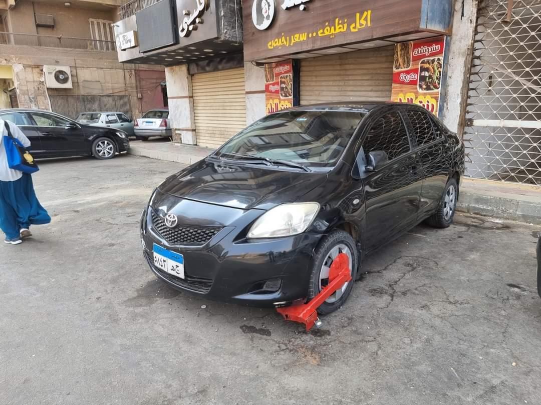 كلبشة السيارات المخالفة للإنتظارفي العمرانية