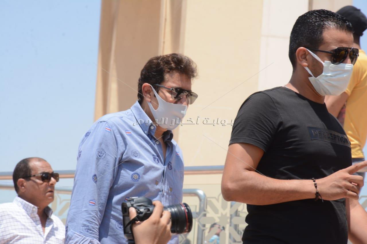 66 صورة من جنازة دلال عبد العزيز 