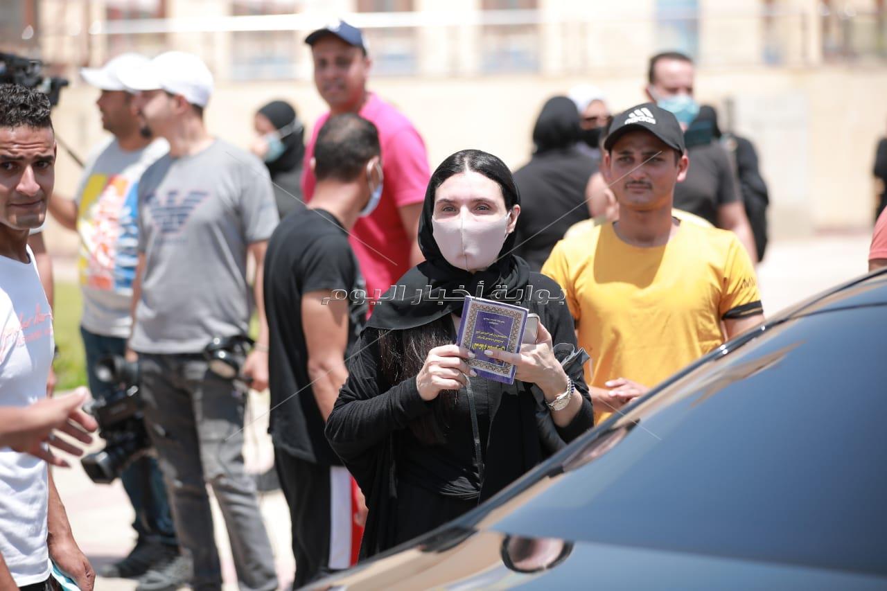 66 صورة من جنازة دلال عبد العزيز 