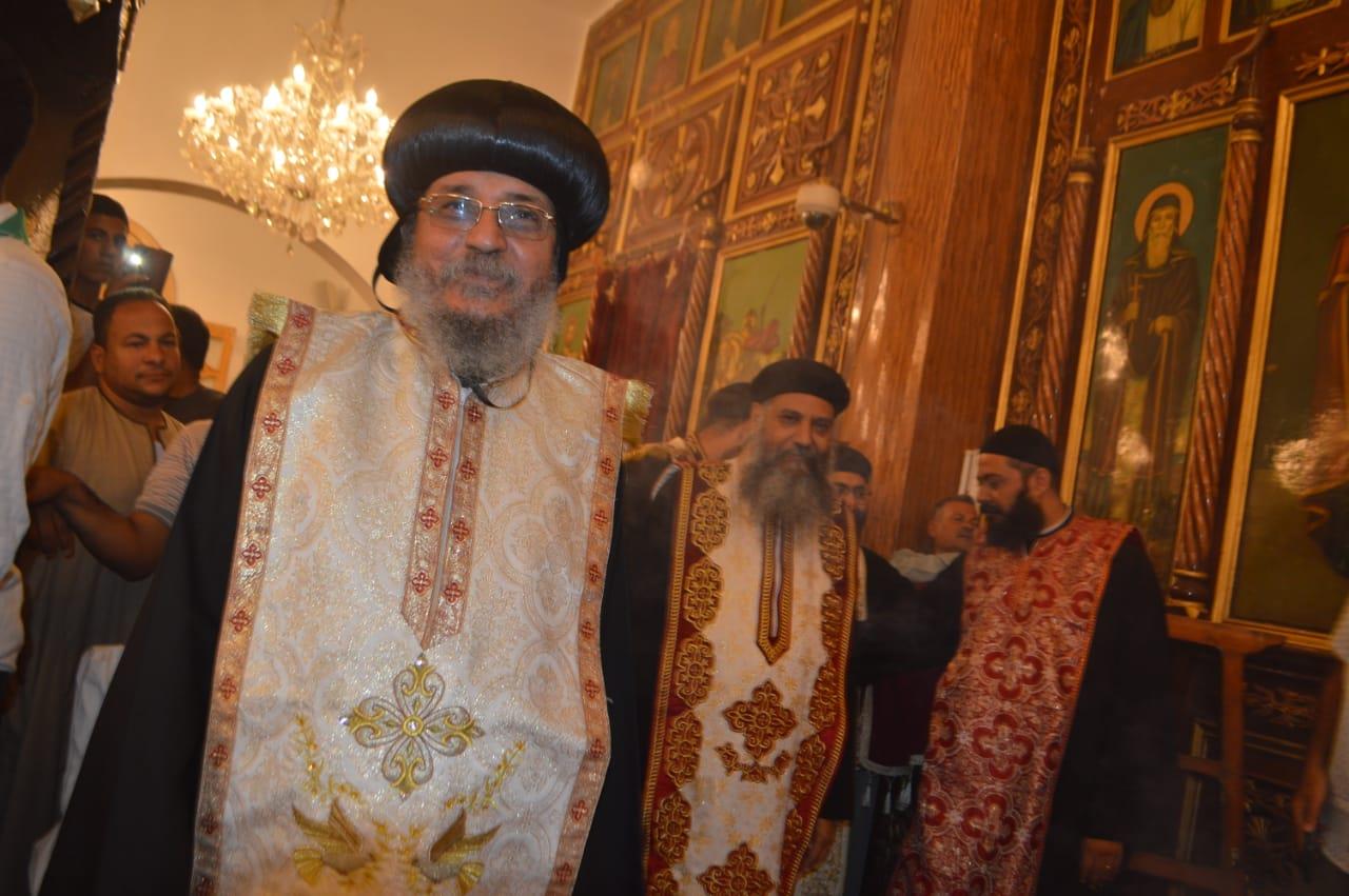 الأنبا يواقيم يترأس صلوات عيد العذراء مريم بإسنا وسط إجراءات مشددة