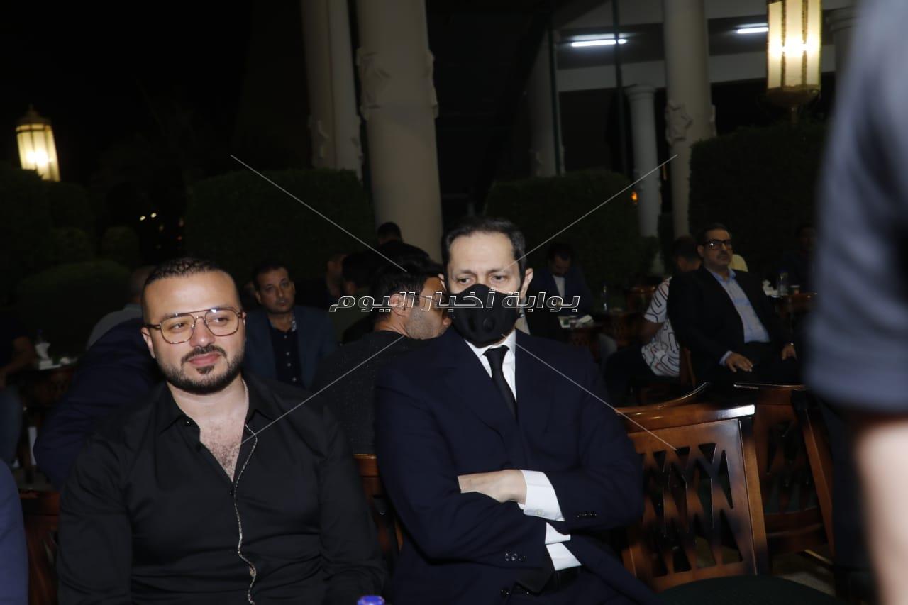 بالصور| تجمع  نجوم الوسط الرياضي في عزاء والدة الكابتن أحمد حسن 
