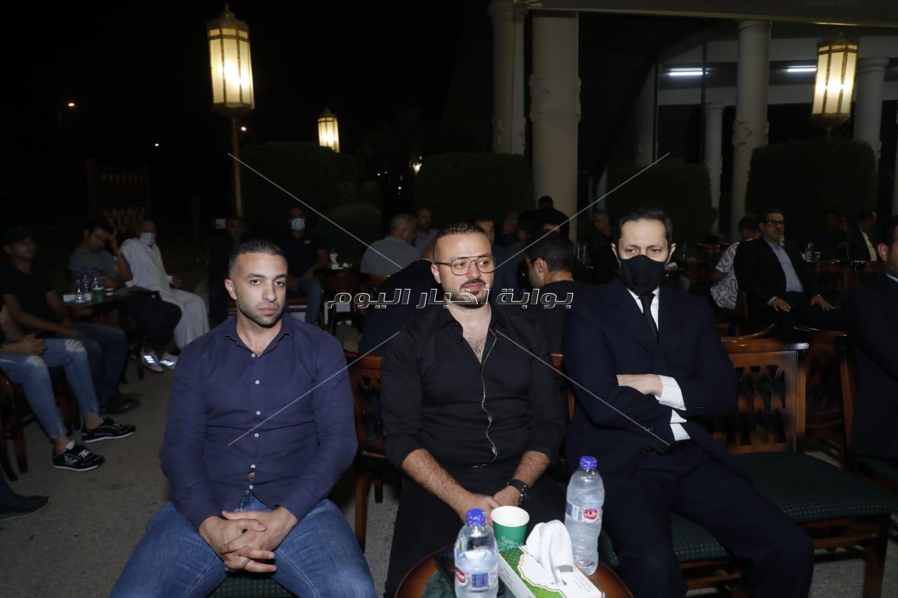 بالصور| تجمع  نجوم الوسط الرياضي في عزاء والدة الكابتن أحمد حسن 