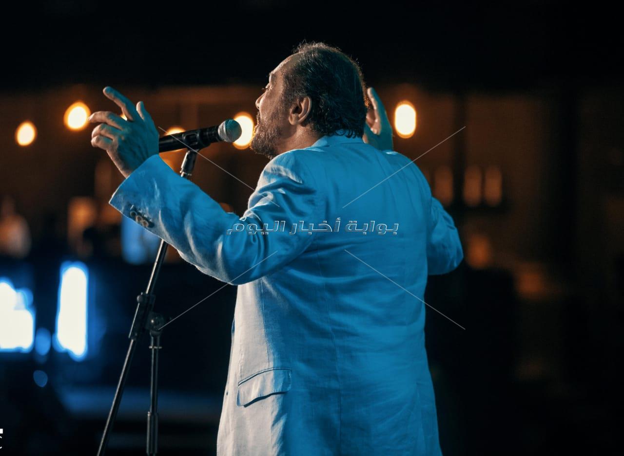 علي الحجار يطرب جمهور مسرح الزمالك بسهرة غنائية 3 ساعات 