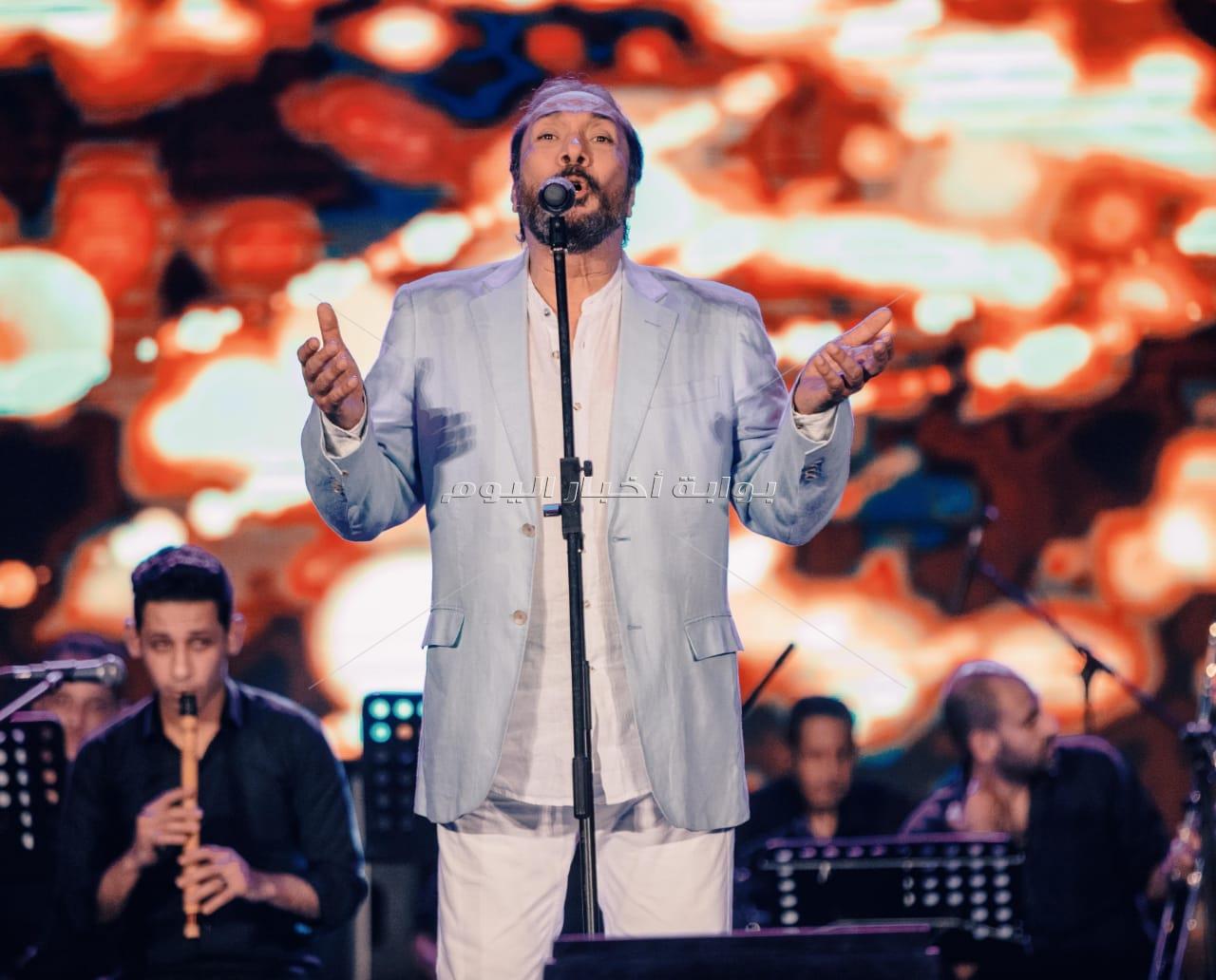 علي الحجار يطرب جمهور مسرح الزمالك بسهرة غنائية 3 ساعات 