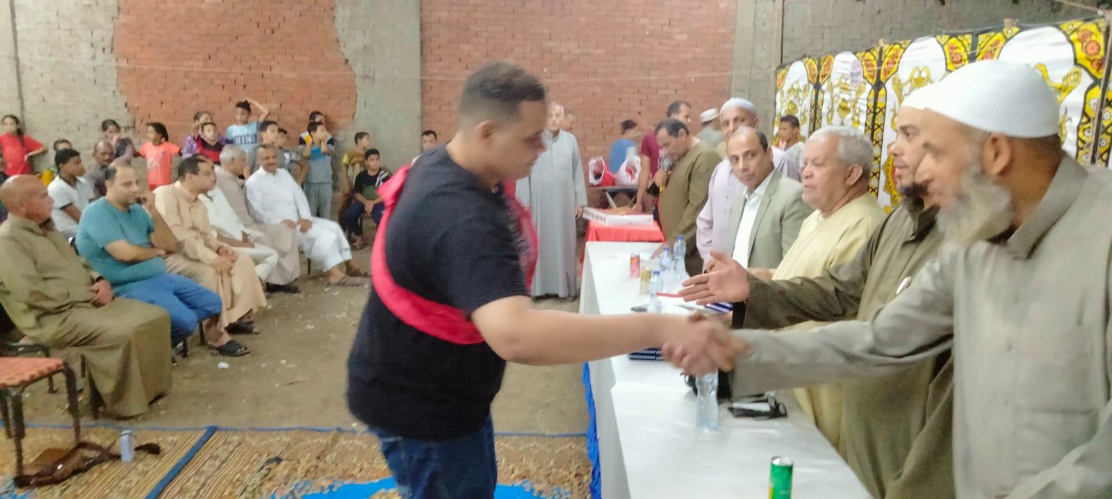  قرية العلم والعلماء تكرم أوائل الإعدادية والثانوية بالمنوفية