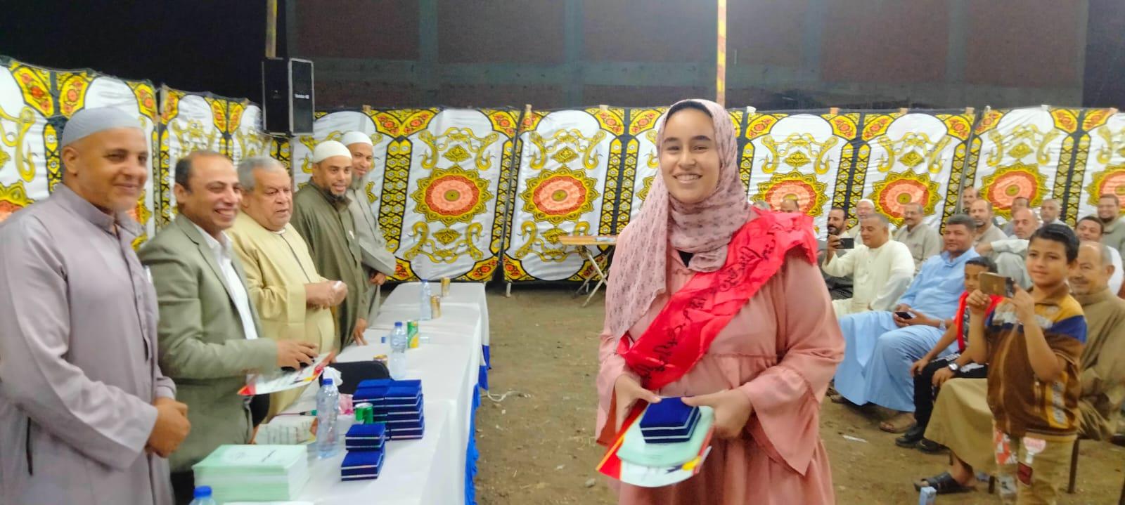  قرية العلم والعلماء تكرم أوائل الإعدادية والثانوية بالمنوفية