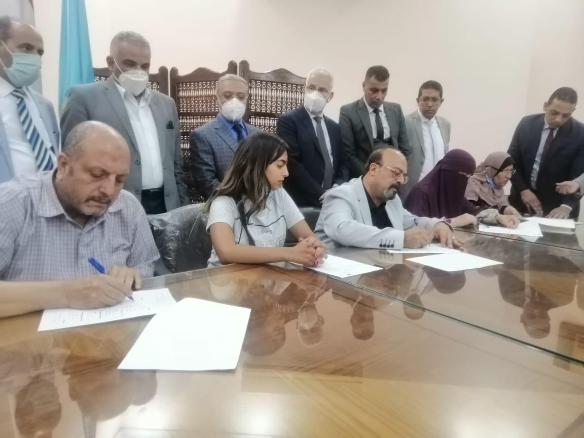 توقيع الصلح بين أطراف واقعة فتاة الفستان بجامعة طنطا