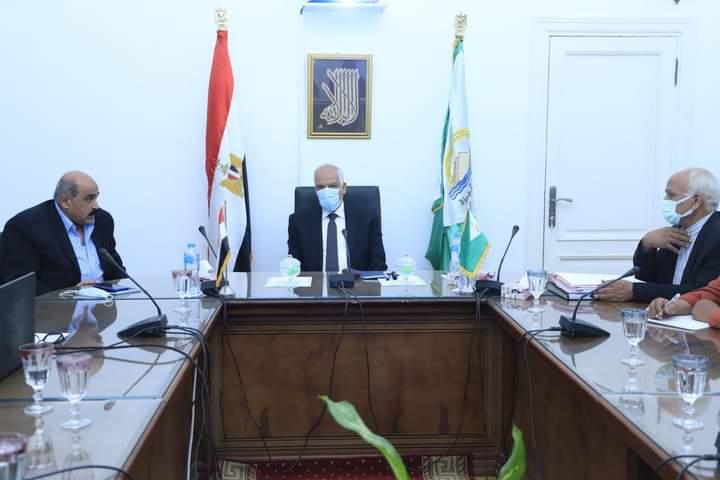 محافظ الجيزة يشهد فعاليات إجراء القرعة الالكترونية على 4368 جبانة جاهزة