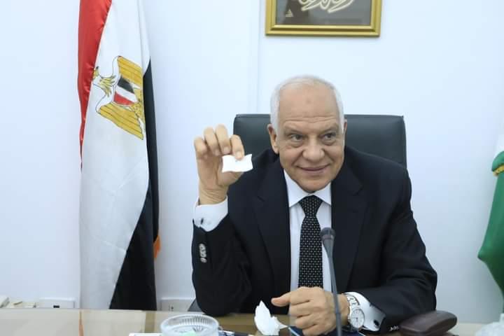 محافظ الجيزة يشهد فعاليات إجراء القرعة الالكترونية على 4368 جبانة جاهزة