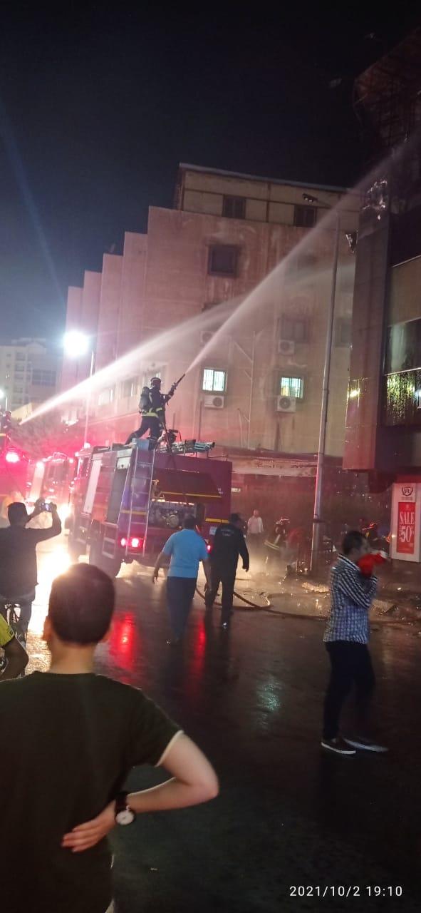 السيطرة على حريق كبير  نشب داخل  مول  شهير للملابس الجاهزه بدمنهور دون حدوث إصابات بشرية 