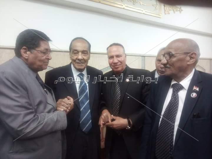 "أخبار اليوم" تلتقى بأحد أبطال ملحمة أكتوبر المجيدة: ليروى قصص بطولية للجنود والجيش المصرى