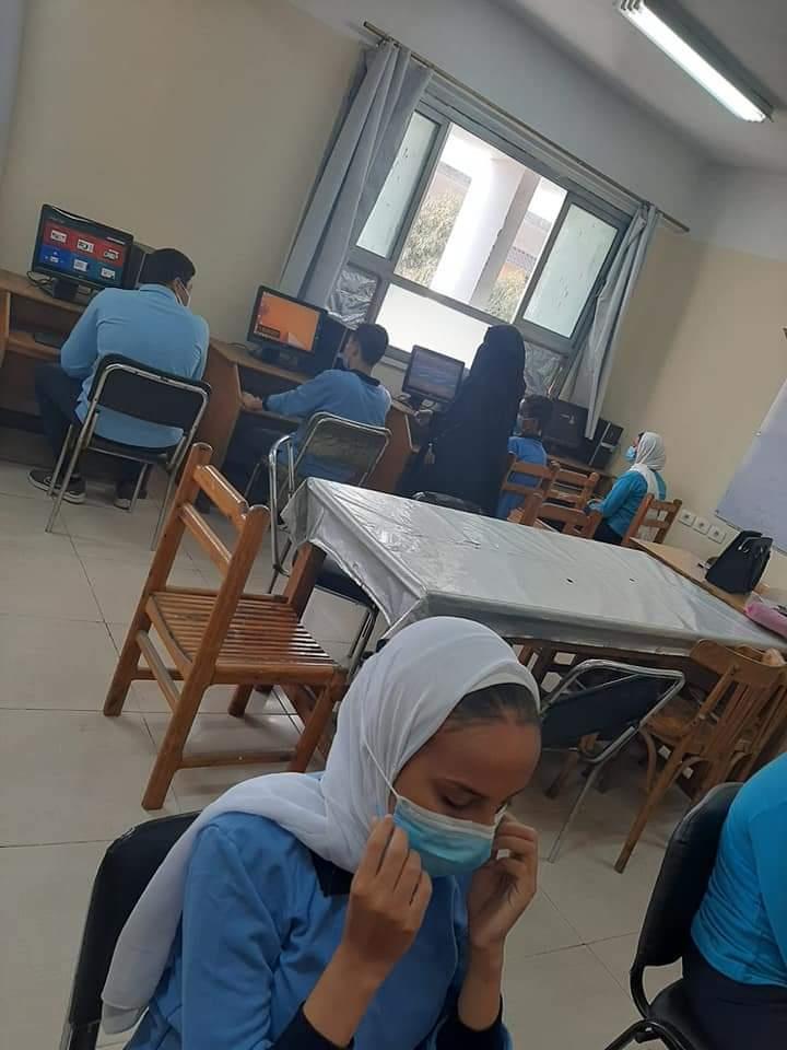 جوالات مكوكية لمديري المديريات والادارات التعليمية