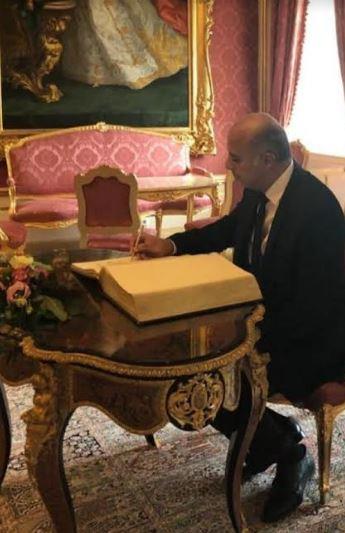 السفير المصري في بودابست يُقدم أوراق اعتماده إلى رئيس المجر