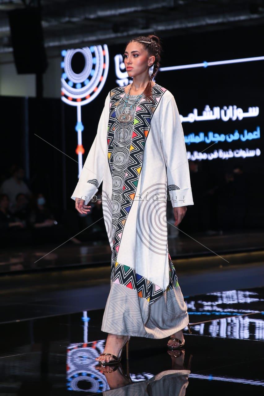 حنان مطاوع بفستان فرعوني في أول عرض أزياء تراثي بحضور وزيرات مصر