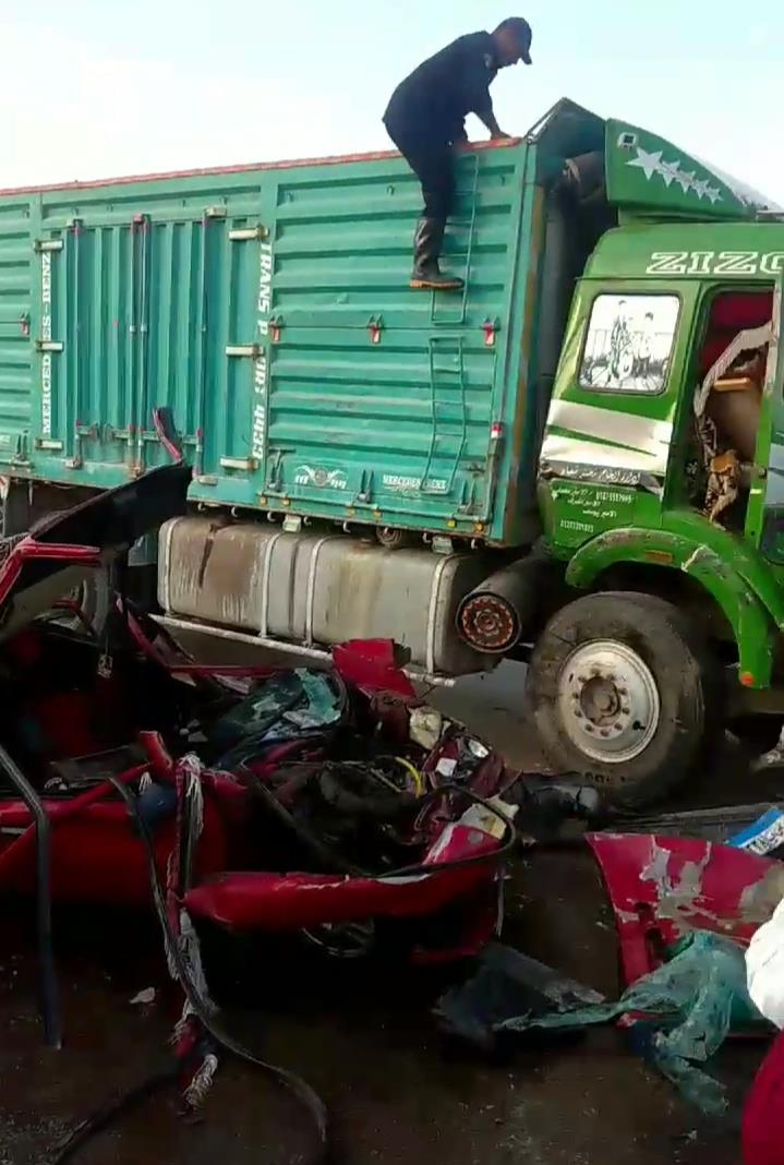 مصرع وإصابة 3 أشخاص في حادث مروع بمدخل كوبري دمنهور العلوي بالطريق الزراعي 
