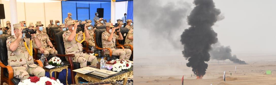 وزير الدفاع يشهد مشروع تكتيكي تنفذه إحدى وحدات الجيش الثالث بالذخيرة الحية