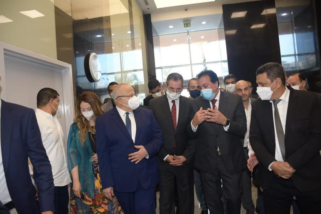 عبد الغفار والخشت يتفقدان الإنتهاء من المبنى الجنوبي لمعهد الأورام