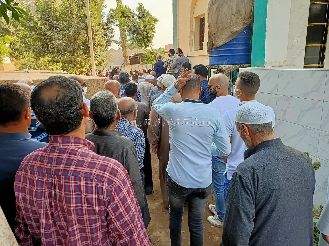 تشييع جثمان عبد الغفار شكر في قرية تيره مسقط رأسه بالدقهلية 