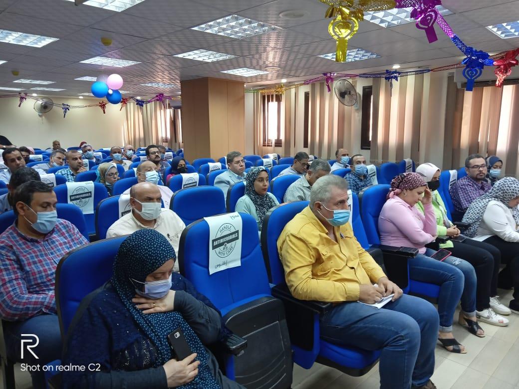 وكيل وزارة الصحة بالدقهلية يجتمع بمديري المستشفيات