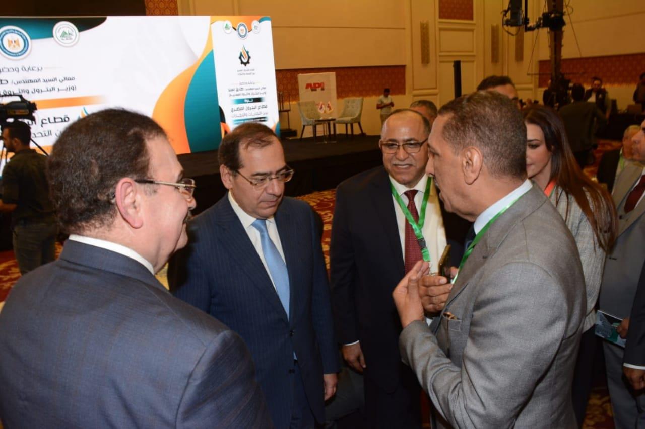 نقيب مهندسي أسيوط يطالب وزير البترول بأحقية أبناء المحافظة في العمل بكافة مشروعات التعدين