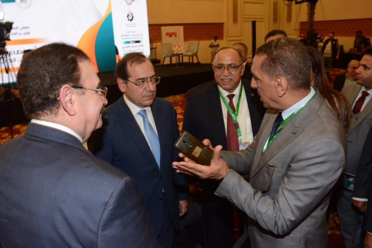 نقيب مهندسي أسيوط يطالب وزير البترول بأحقية أبناء المحافظة في العمل بكافة مشروعات التعدين