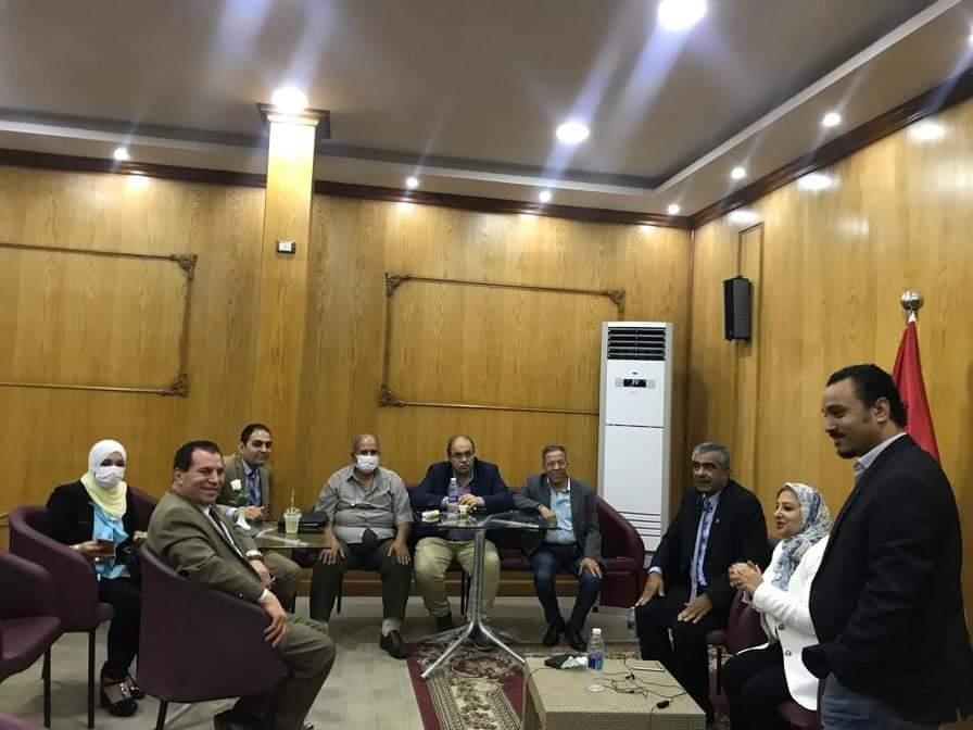 مناقشة وضع منظومة لقاح كورونا والمبادرات الرئاسية الصحية