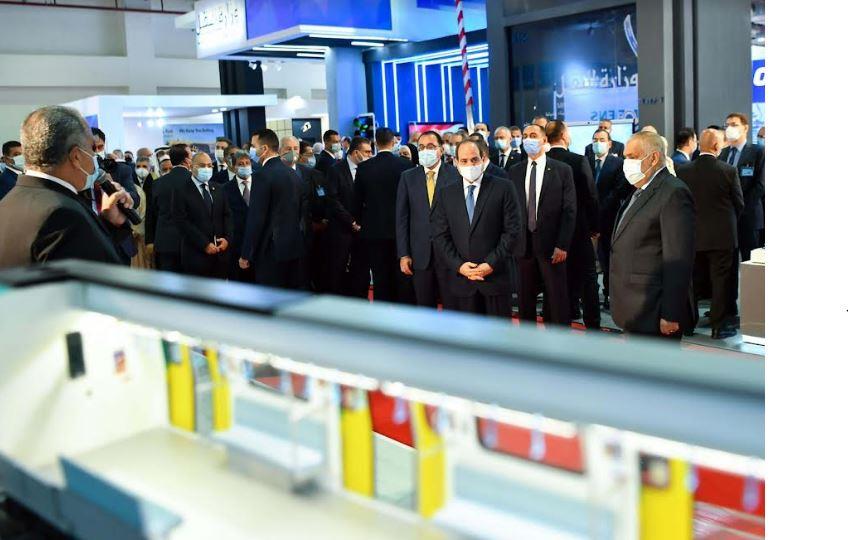 تفقد الرئيس السيسي الدورة الرابعة لمعرض النقل الذكي 