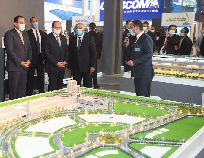 تفقد الرئيس السيسي الدورة الرابعة لمعرض النقل الذكي 