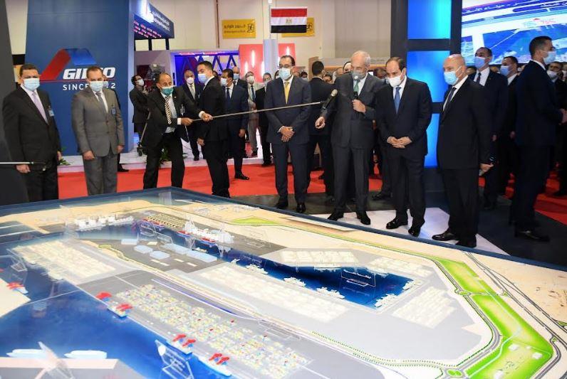 تفقد الرئيس السيسي الدورة الرابعة لمعرض النقل الذكي 