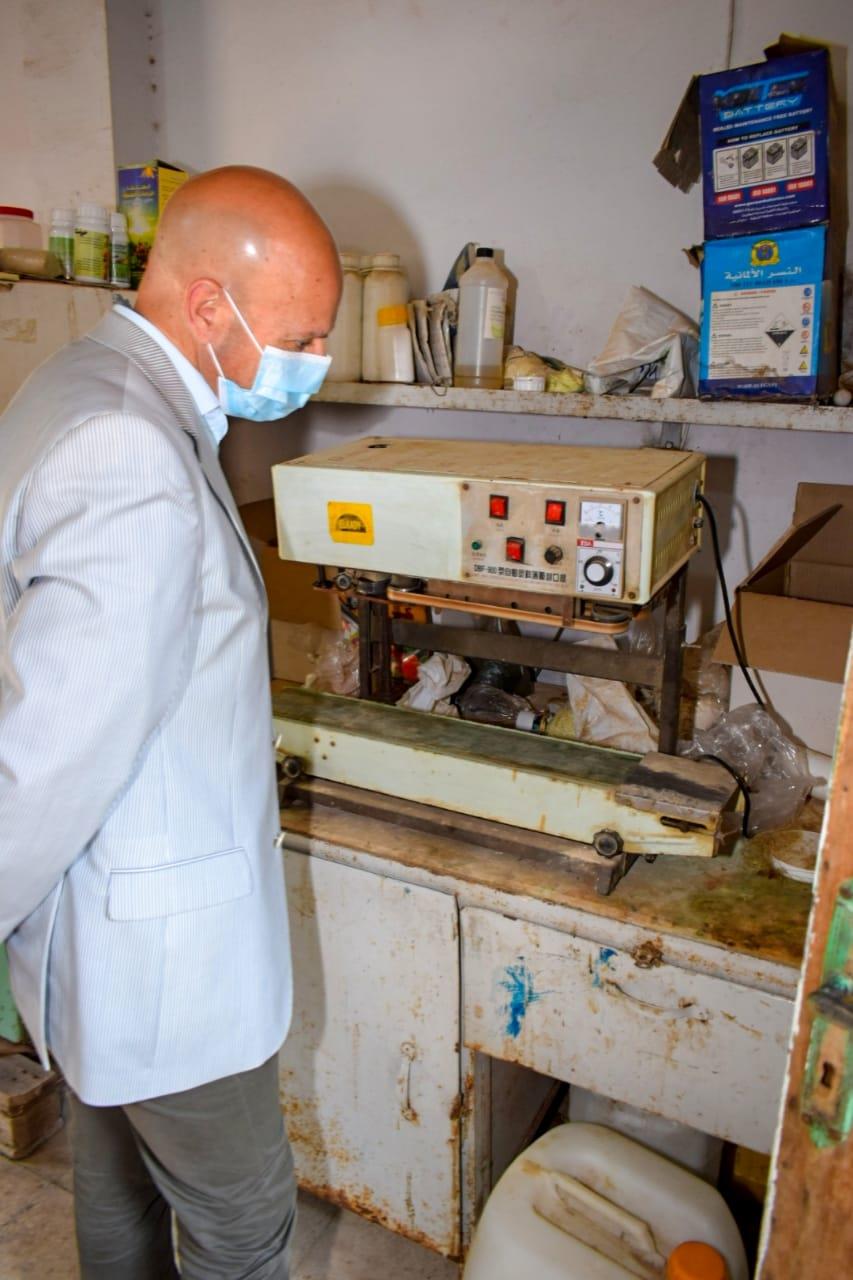ضپط مصنع للمبيدات المغشوشة بالزقازيق