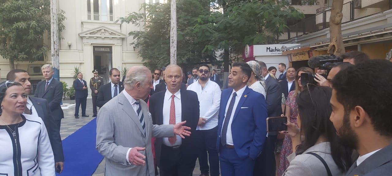  وصول ولي العهد البريطاني للحرم اليوناني بالتحرير