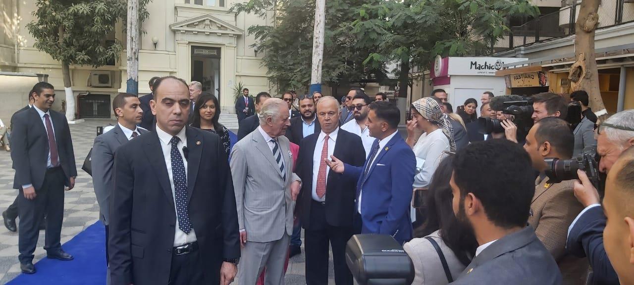  وصول ولي العهد البريطاني للحرم اليوناني بالتحرير