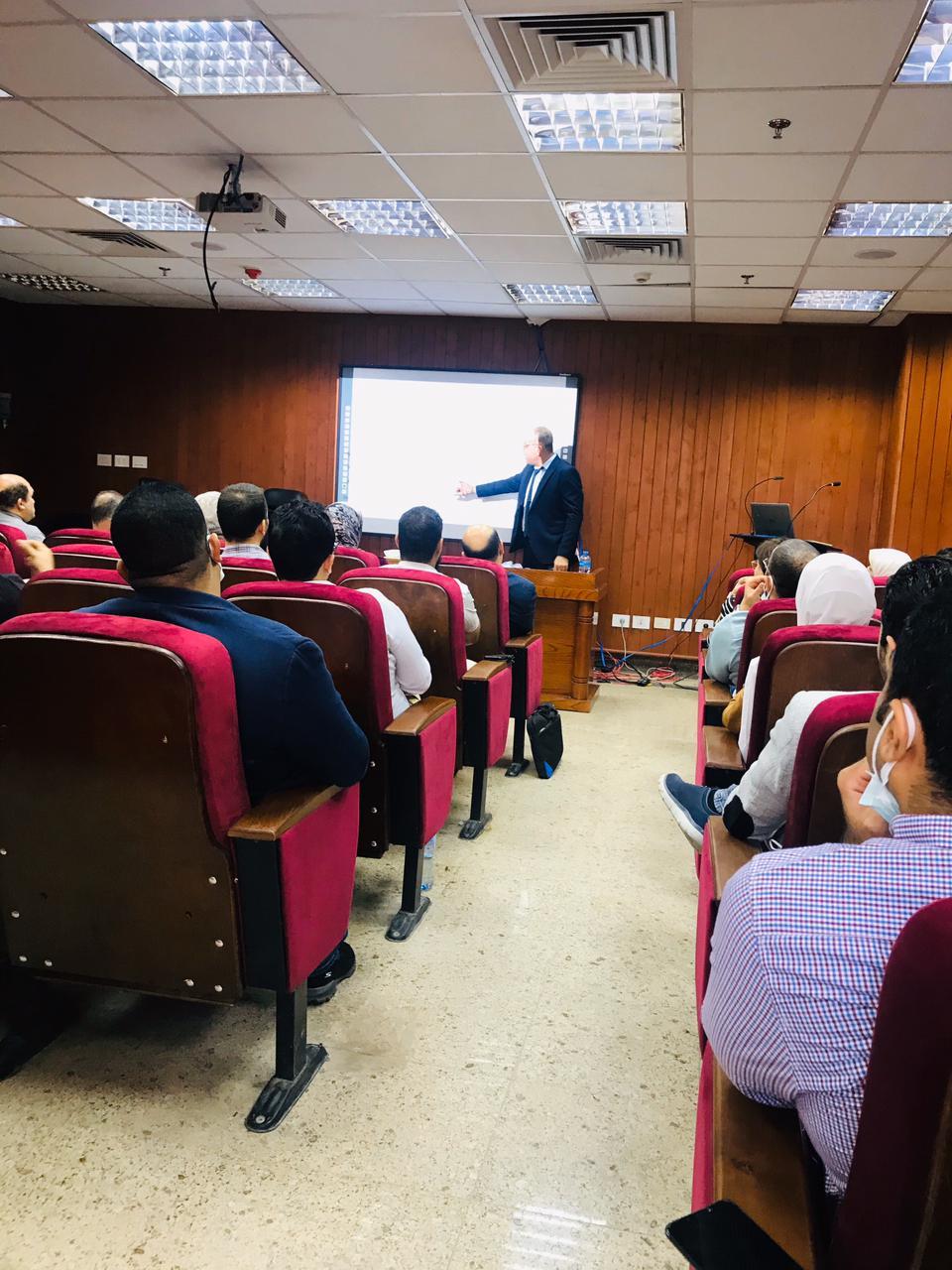 ورشة عمل لقسم التخدير وعلاج الألم بطب المنيا بمستشفى الكبد الجامعي