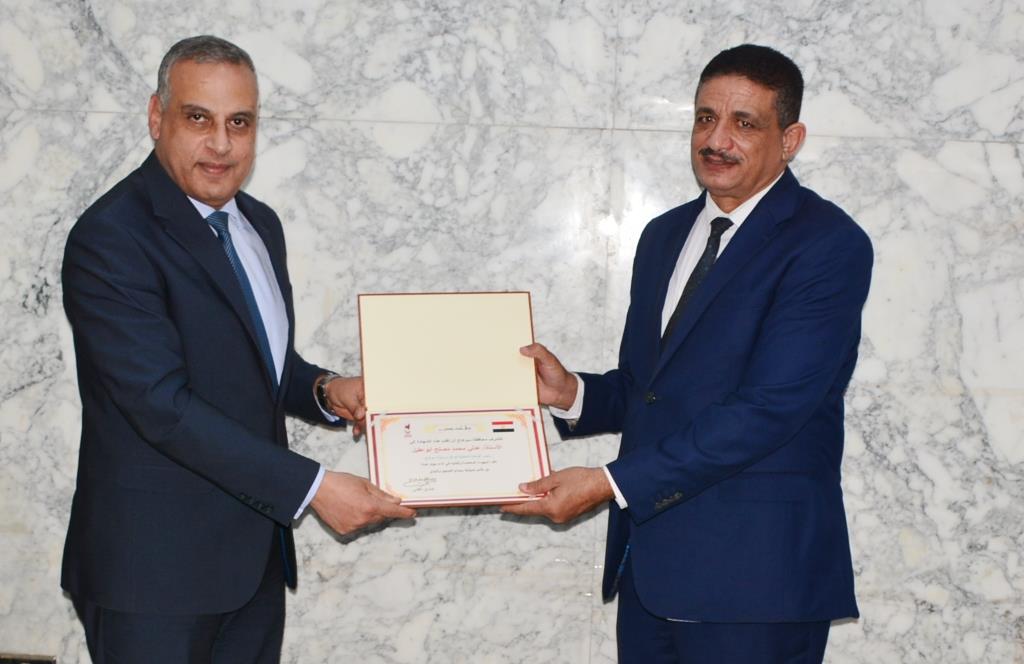 محافظ سوهاج يعقد الاجتماع الدوري مع رؤساء الوحدات
