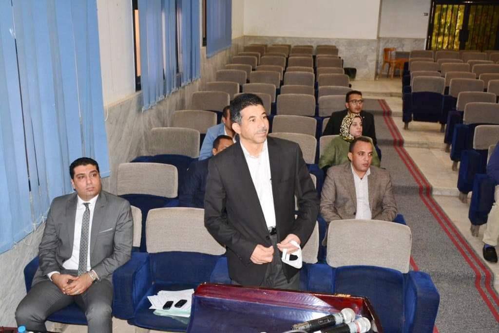 محافظ سوهاج يعقد الاجتماع الدوري مع رؤساء الوحدات