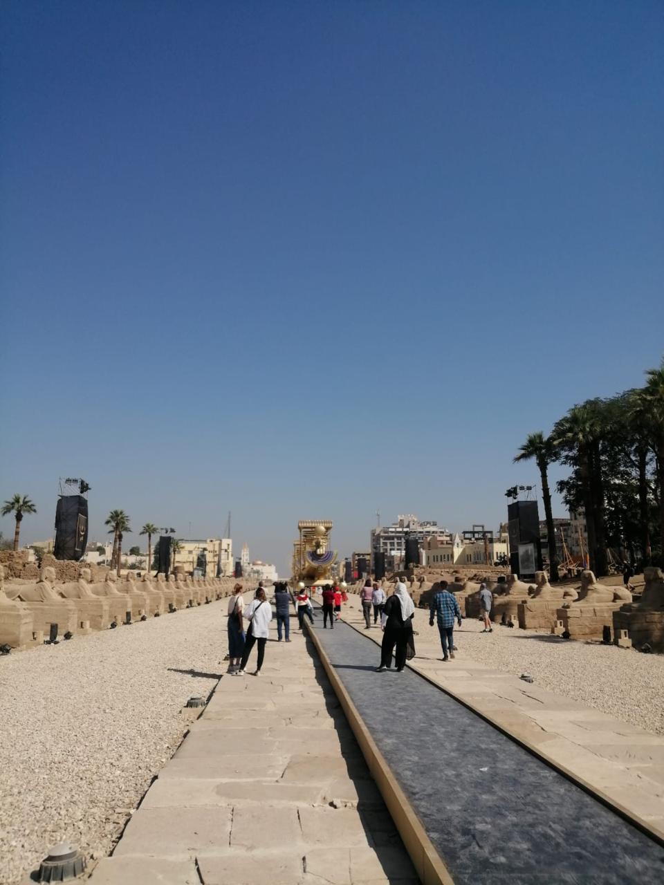 توافد آلاف الزائرين لزيارة طريق المواكب الكبرى المعروف إعلامياً بطريق الكباش 